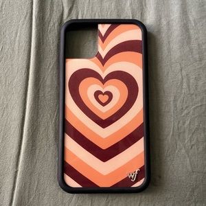 wildflower iphone 11 brown and tan heart case 🤎